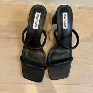 Steve Madden block heel sandal in black